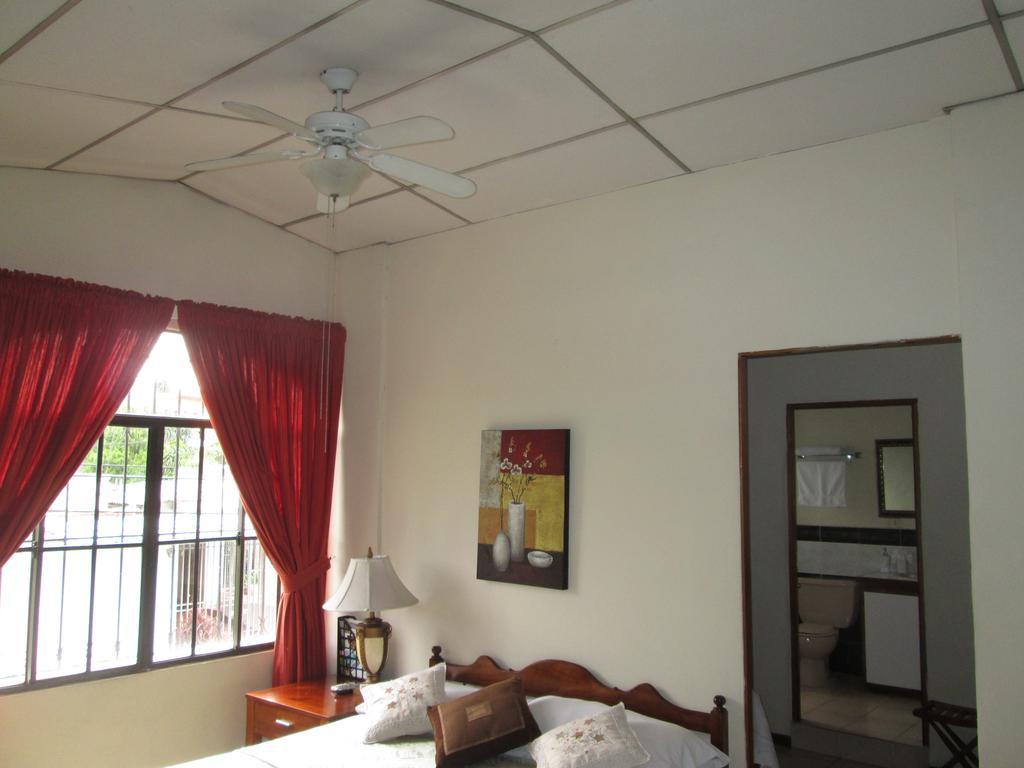 Hotel San Mateo 산살바도르 객실 사진